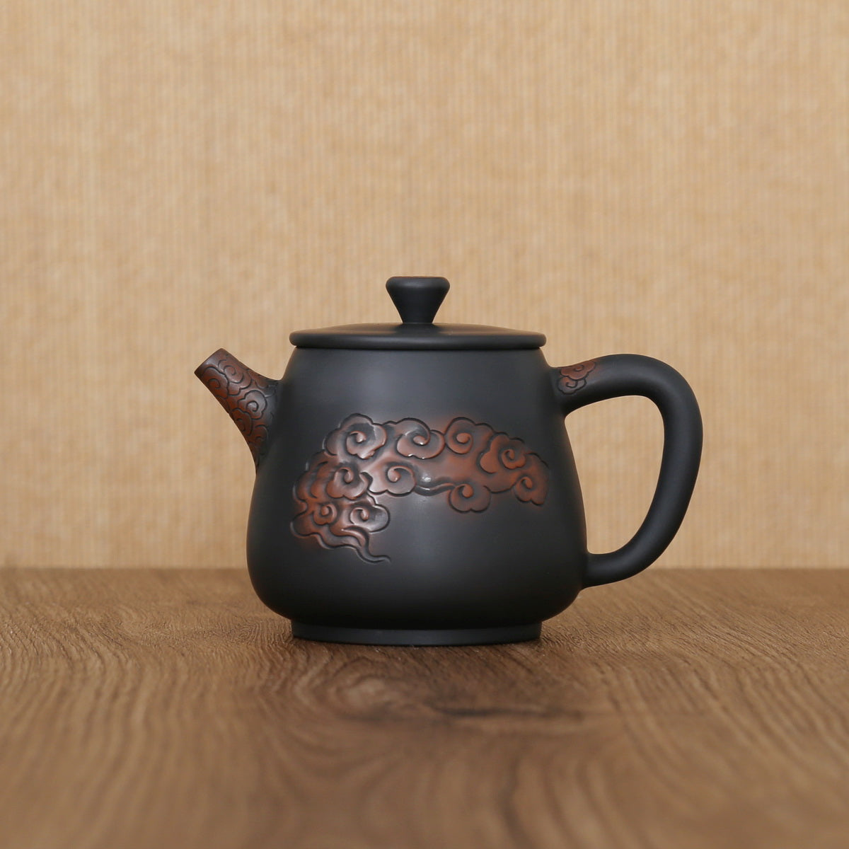 Handcraf Long Tu Teng (Dragon Totem) Jian Shui Purple Pottery Teapot