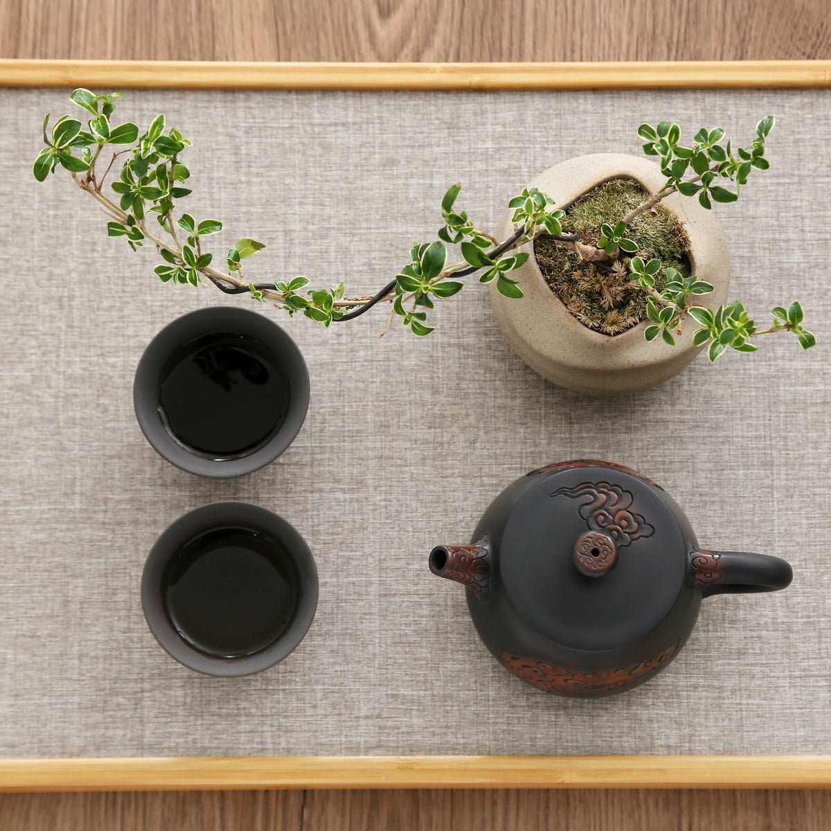 Handcraf Long Tu Teng (Dragon Totem) Jian Shui Purple Pottery Teapot