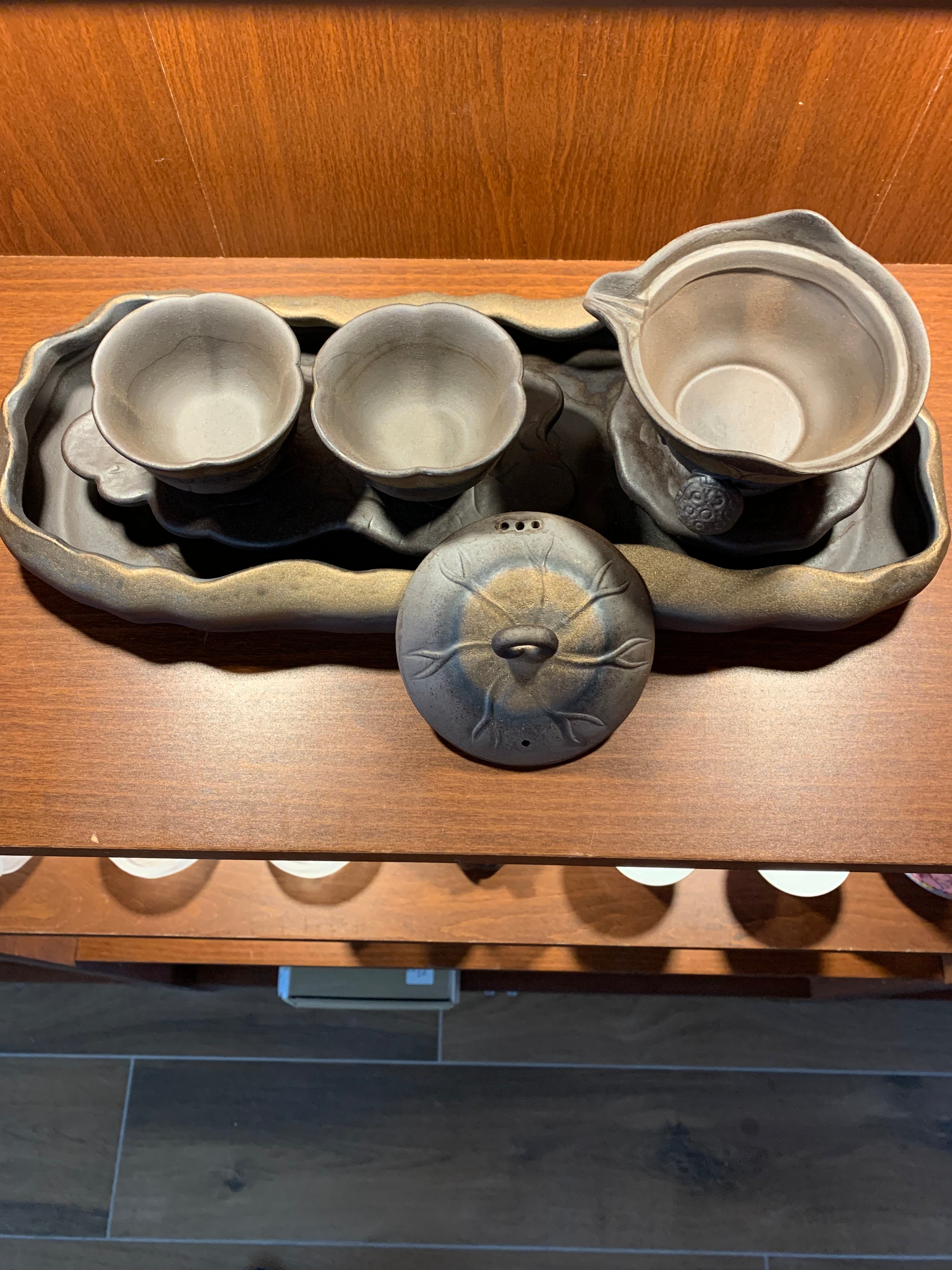 Gold And Brown Gilt Lotus Gaiwan Tea Set