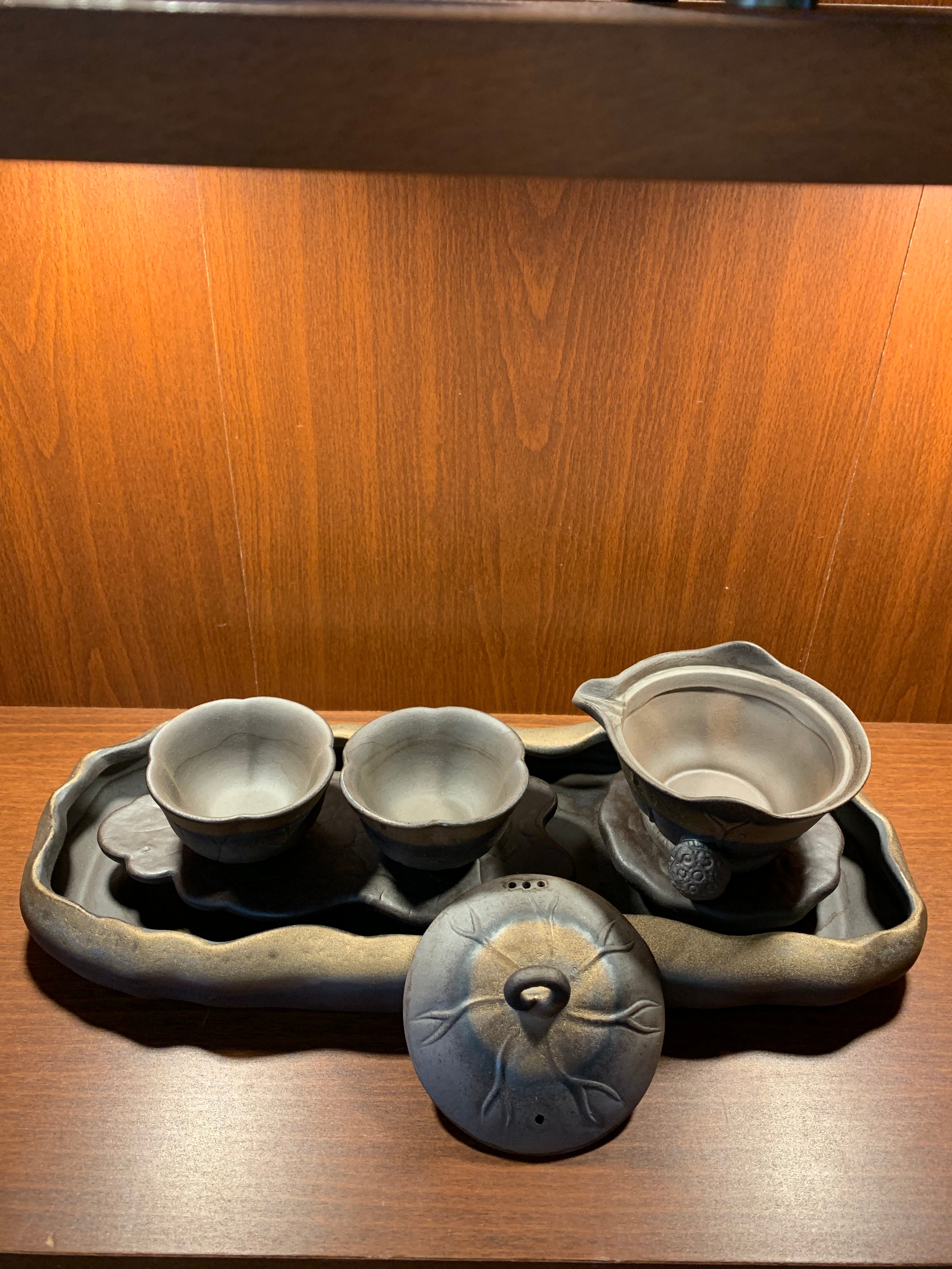 Gold And Brown Gilt Lotus Gaiwan Tea Set