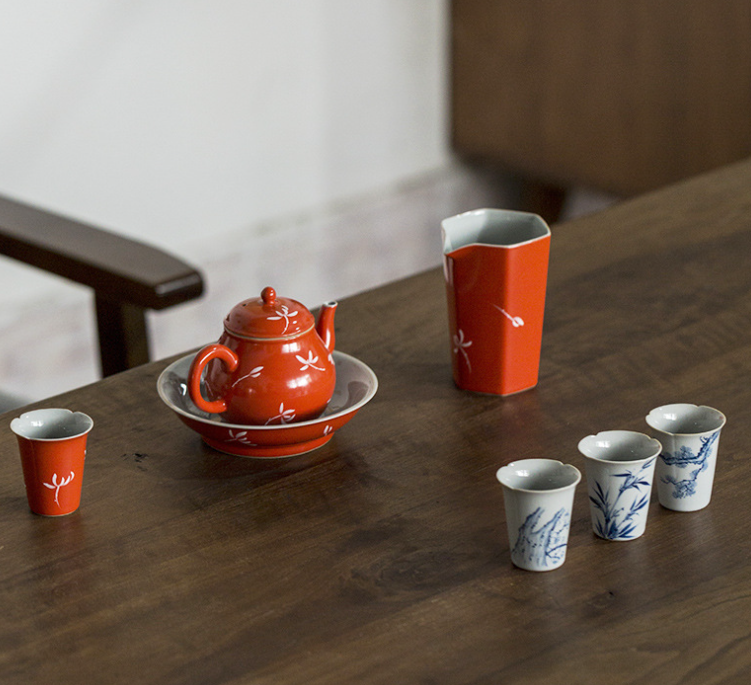 Cha Ge Yin Hand-painted Tea Set