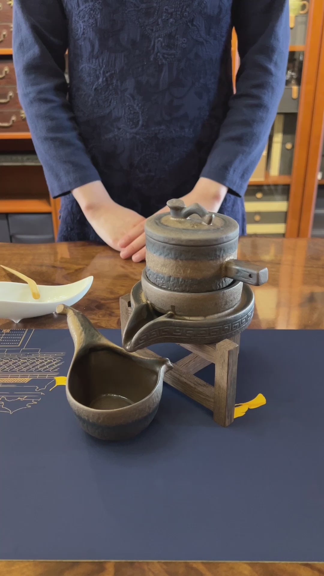 Gilt Stone Mill Semi-Automatic Gift Tea Set
