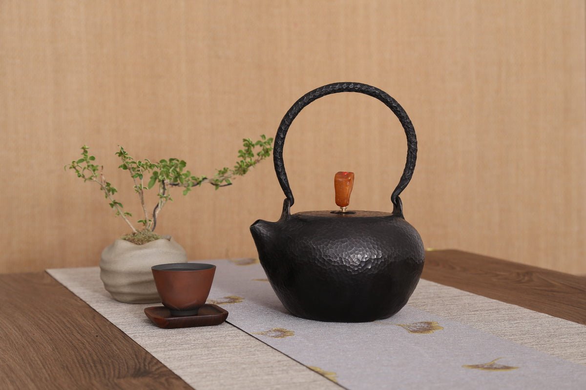 TS Iron Handcraft Iron Kettle (wrought iron) - Large, Amber button - Taishan Tea Club