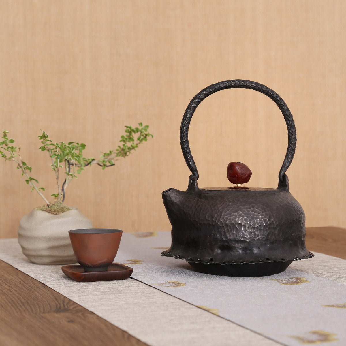 TS Iron Handcraft Iron Kettle (wrought iron) - Large, with skirt, Amber button - Taishan Tea Club