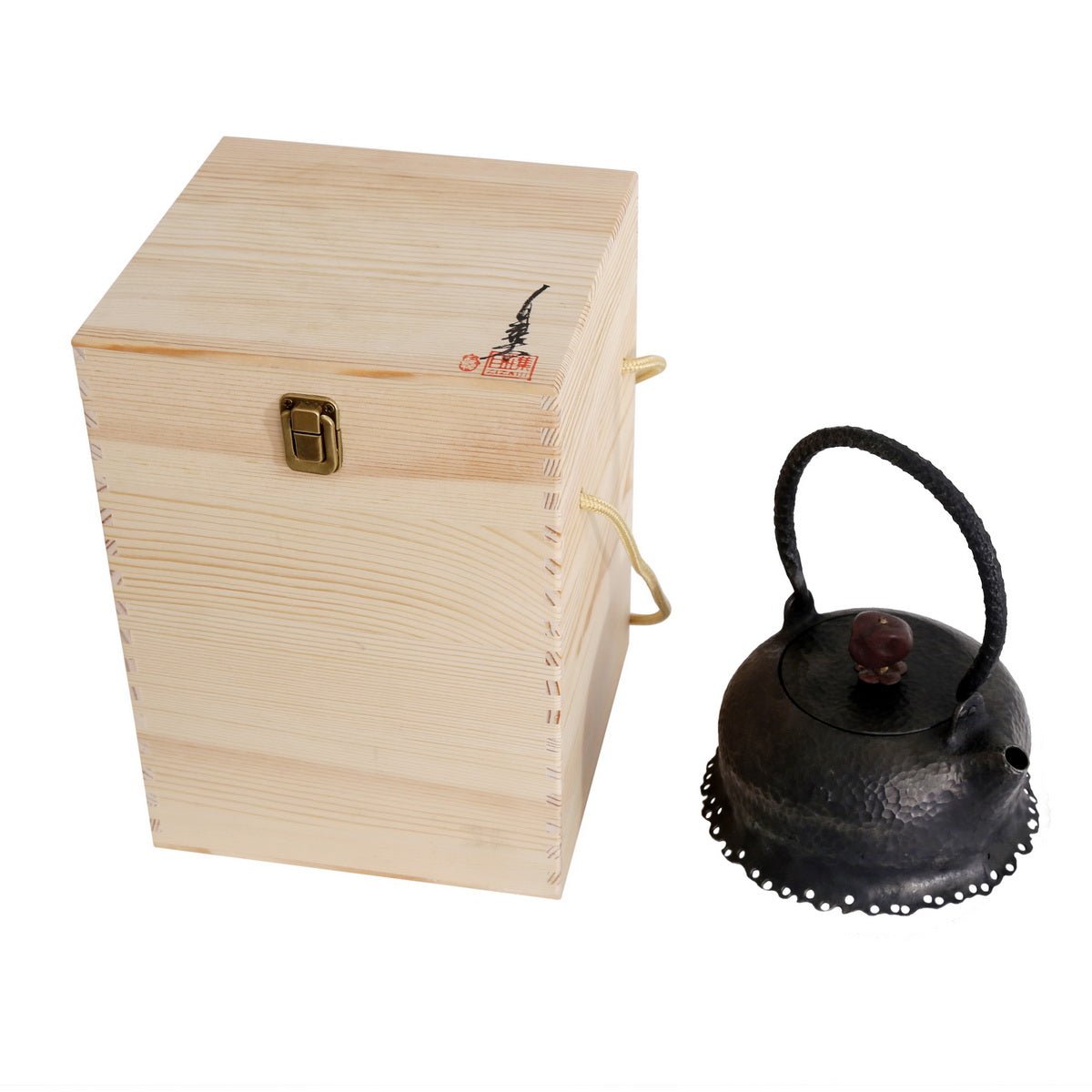 TS Iron Handcraft Iron Kettle (wrought iron) - Large, with skirt, Amber button - Taishan Tea Club